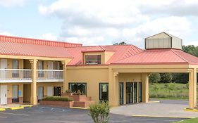 Super 8 By Wyndham Madison/Ridgeland Area