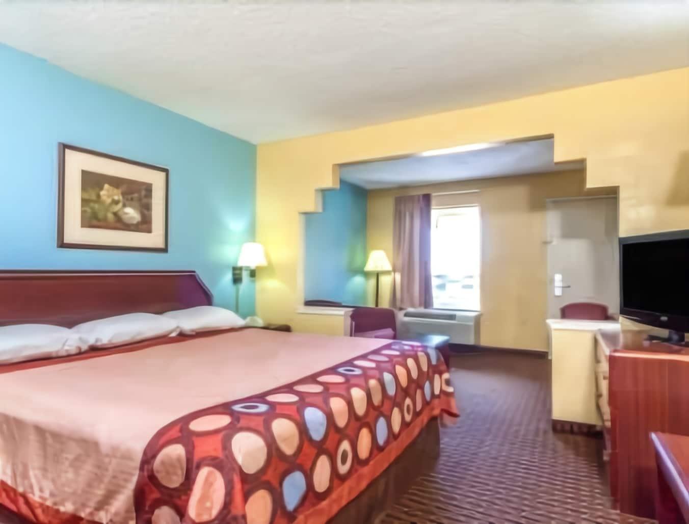 Super 8 By Wyndham Madison/Ridgeland Area Hotel Exterior photo