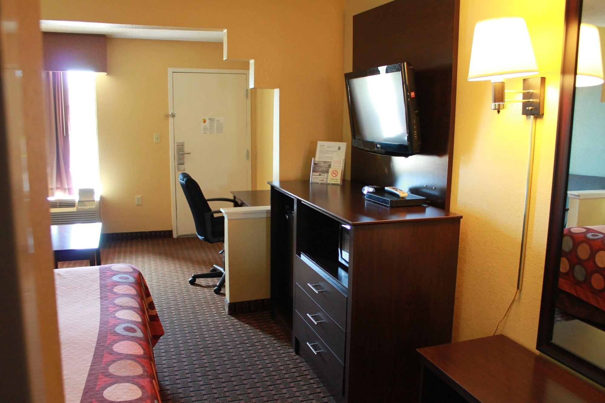 Super 8 By Wyndham Madison/Ridgeland Area Hotel Exterior photo